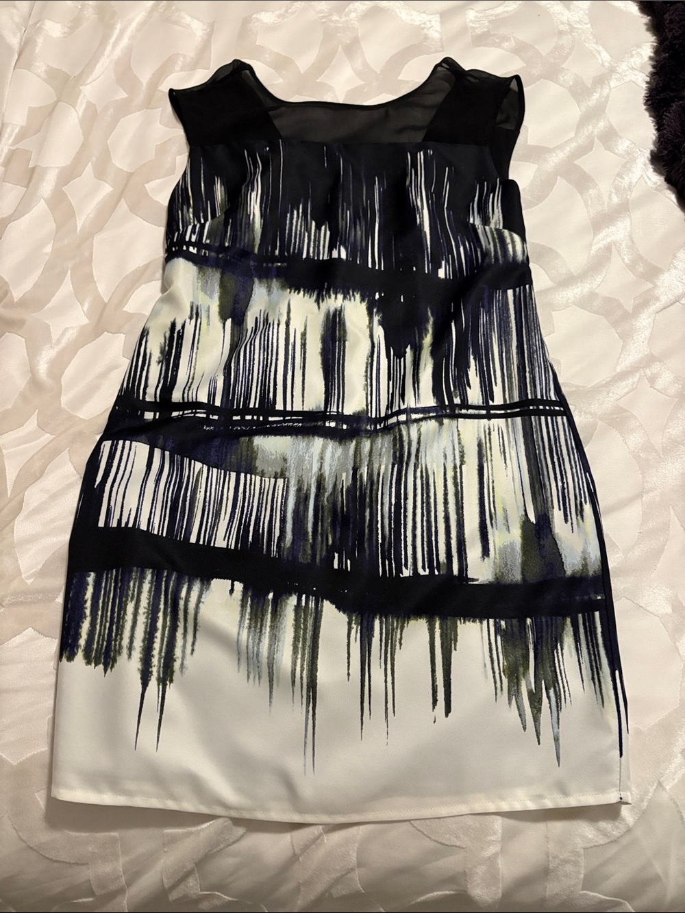 Jessica Simpson Black & White Abstract Shift Mini Dress